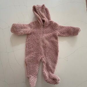 Baby Gap fleece bunting in like new condition